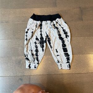 Designer From Denny’s! Kids Casual Black and Gray Patterned Bottoms